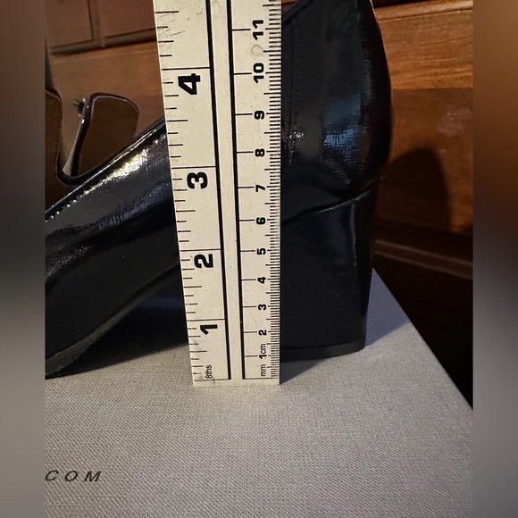 Gorgeous Aquatalia Michelle Patent Saffiano pumps - Picture 8 of 14